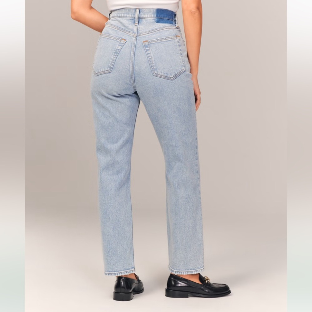 Abercrombie Curve Love Ultra High Rise Ankle Straight Jean - Picture 11 of 14